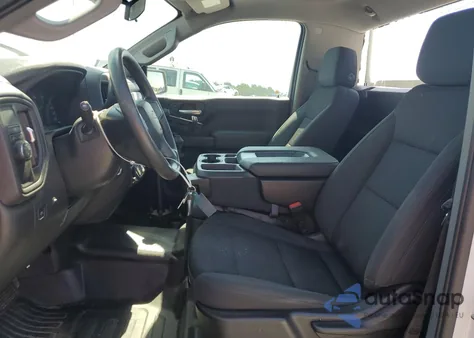 2022 Chevrolet Silverado C1500 z USA, uszkodzony, nr VIN 3GCNAAED4NG545433